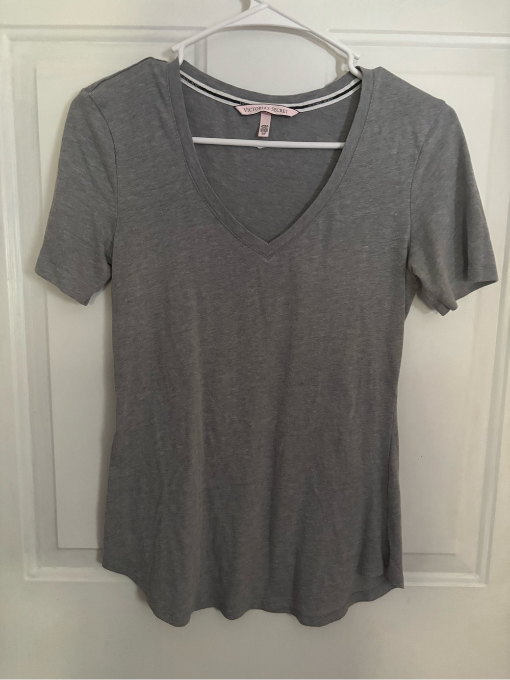Victoria’s Secret Gray V-Neck Short Sleeve T-Shirt Size Small